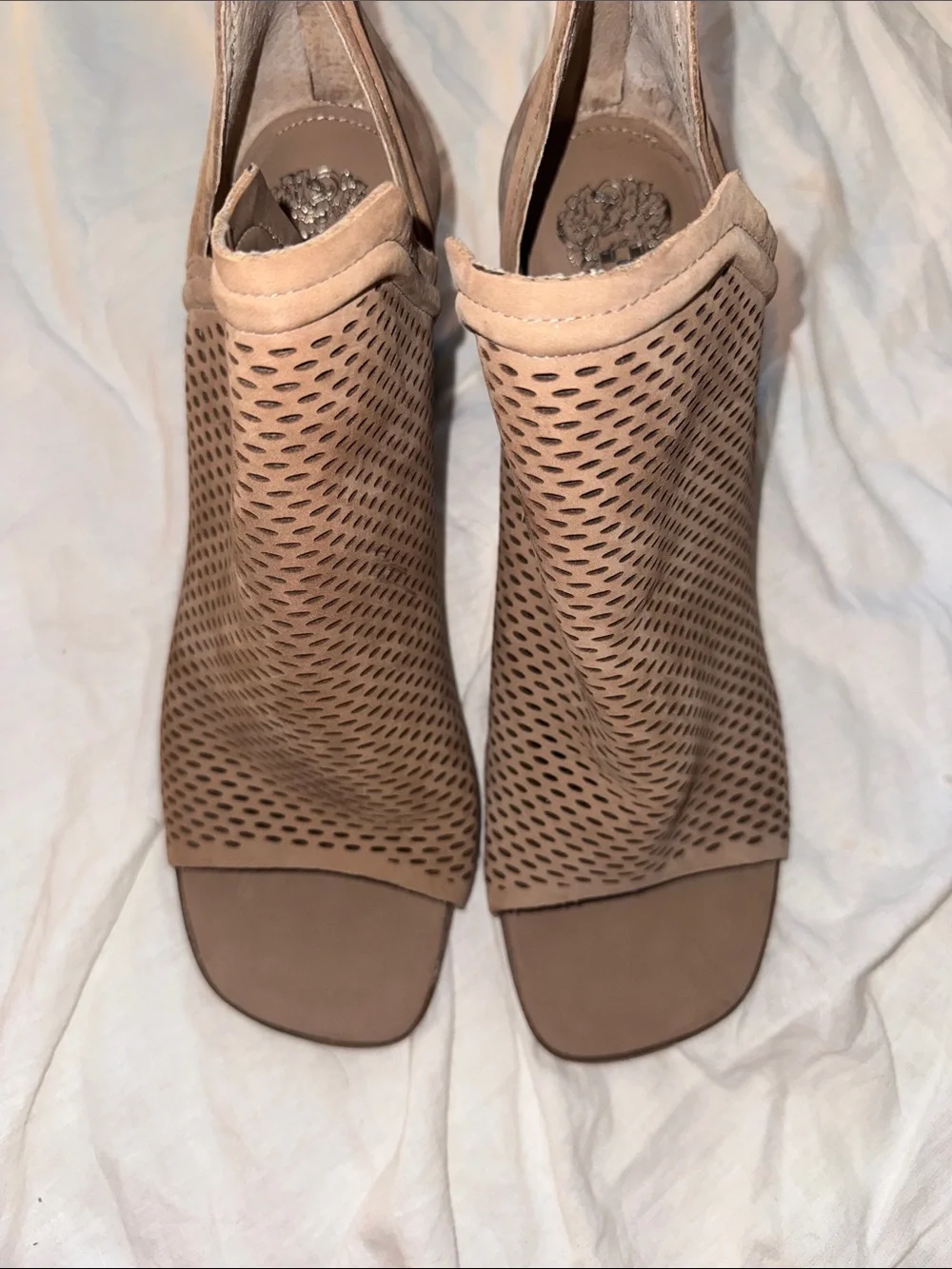 Vince Camuto Women’s Taupe Suede Perforated Peep-Toe Block Heel Booties Size 13
